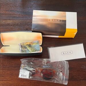 NWT RAEN Remmy Sunglasses with Case